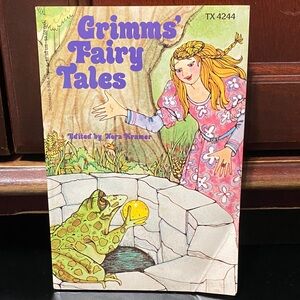 Vintage 1977 volume of Grinms’ Fairy Tales book